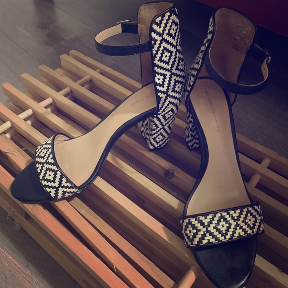 Zara strappy heeled shoe - Picture 1 of 4